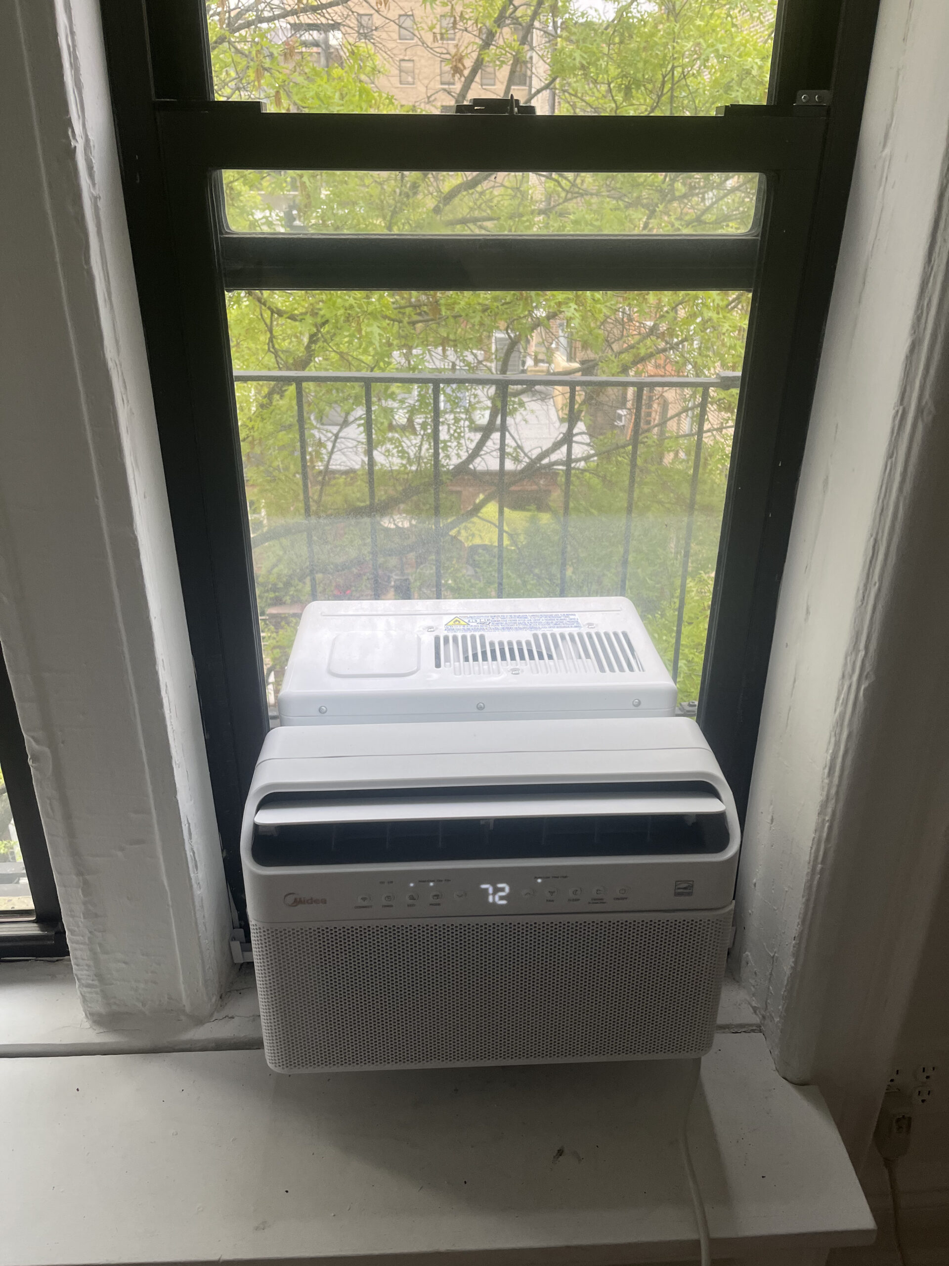 Window AC unit with remote control